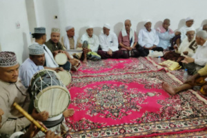 الدفع المتخرجة من ثانوية سيؤن ٧٦ - ٧٧م تلتقي في شبام 