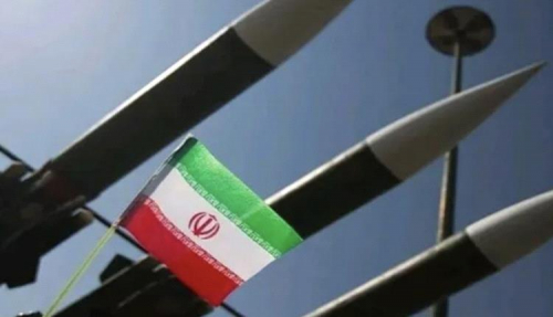 إعلام إسرائيلي: الحرس الثوري يستعد لإطلاق 1800 صاروخ