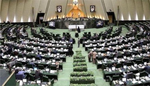 إيران تغلق مضيق هرمز: تصعيد خطير يهدد أمن الطاقة العالمي
