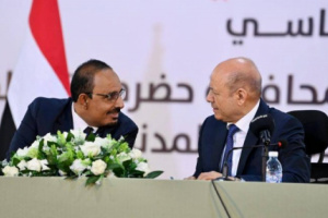“العليمي” يفرض الجزية على حضرموت ويوجه بتحويل 20 مليار ريال شهريا إلى إمارة مأرب