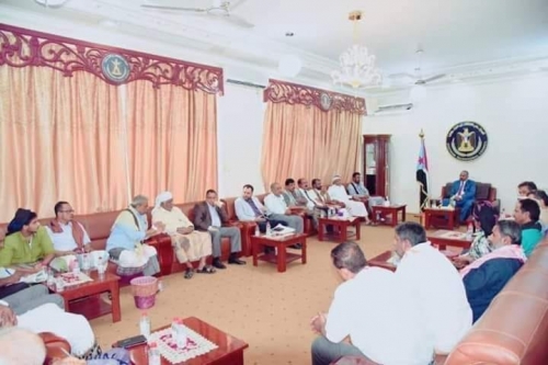 "الزُبيدي" يلتقي وفد حضرموت برئاسة "بن حبريش" ويؤكد أن حضرموت من الجنوب والجنوب من حضرموت