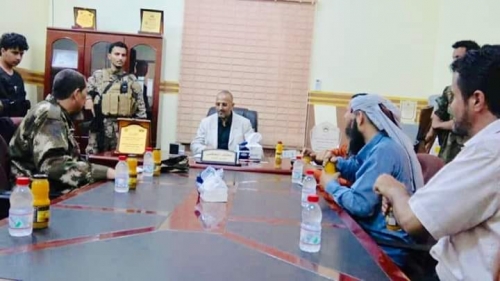 اللواء "عيدروس الزُبيدي" يتفقد معسكر الشعب بالعاصمة عدن ويشيد بإنجازات ألوية الدعم والإسناد