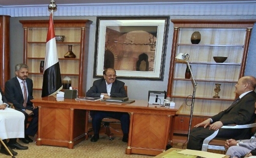 علي محسن ورشاد العليمي ومعركة الإخوان "العارية" في الحجرية