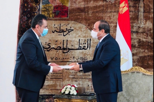 من القاهرة... هل أعلن معين عبدالملك نهاية علاقته - الباردة أصلاً- بحزب الإصلاح ؟  