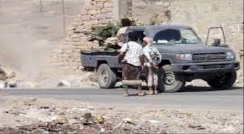 عصابة مسلحة تتبع محور تعز تتقطع لمواطن وتنهب ما بحوزته من أموال.