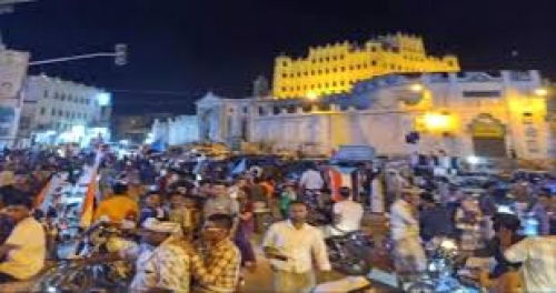 قوات الأحمر تطلق النار على متظاهرين رافضين لانعقاد مجلس النواب في سيئون