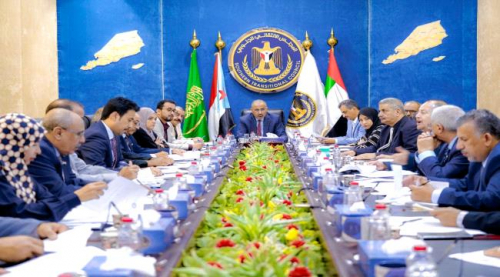 الرئيس الزُبيدي يشدد على أهمية الحوار كنهج سياسي لتعزيز وحدة الصف الجنوبي