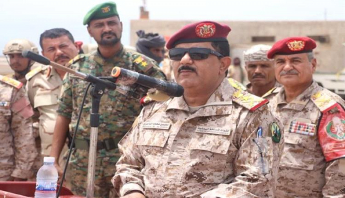 وزير الدفاع يشيد بدور قوات المنطقة الثانية في مواجهة الإرهابية