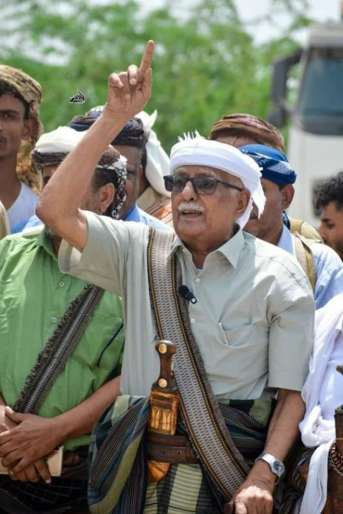 محافظ البيضاء الحوثي يشيد بـ "القفيش" ويشكل غرفة عمليات لتحرير أبين