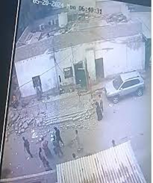 مدير أمن بيضاء يهدم سور منزل اليابلي في عمر المختار بشيول وأطقم عسكرية