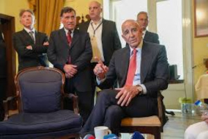 مبعوث أمريكا يهدد لبنان: تسليم سلاح حزب الله أو ضمكم لسوريا