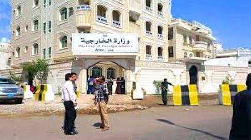 فساد وتجريف وظيفي.. انهيار وشيك لعدد من البعثات الدبلوماسية اليمنية