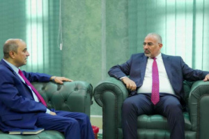 الرئيس الزُبيدي يُلزم الحكومة بخطة طوارئ لتحسين الخدمات وصرف المرتبات!