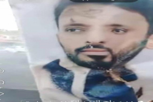 شباب الغضب بالوادي يحرقون صور عمرو بن حبريش