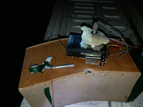 الفرق الهندسية الجنوبية تفكك عبوات ناسفة زرعتها ألوية الرئاسة وتواصل مسحها الميداني لمناطق المواجهات