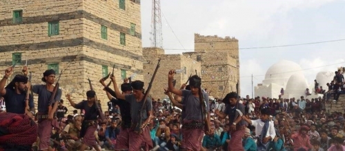 الالاف من الجنوبيون يستجيبون لدعوة النفير والتعبئة الشعبية المسلحة ويتوجهون إلى عدن وأبين