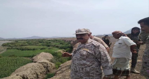ثمن جهود القوات الإماراتية .. قائد عسكري رفيع يزور قاعدة العند في ذكرى تحريرها الخامسة