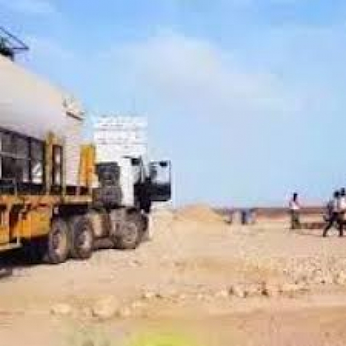 ذراع الإمارات الإنساني تدشن مشروع محطة وقود في الساحل الجنوبي
