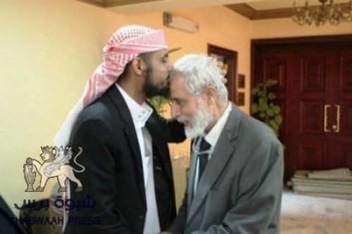إخوان اليمن و "محمود عزت".. الأقنعة التي تتساقط