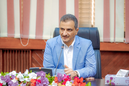 لملس يوجه بتوقيف نشاط اي جمعيات سكنية تعمل على البسط في أراضي المنطقة الحرة