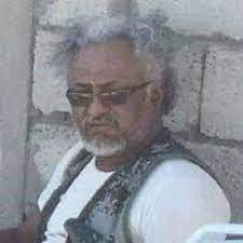 والد لشقم الذي قتل دفاعا عن الإصلاح.. لم يكلفوا أنفسهم بالتعزية في ولدي وينصح آباء المغرر بهم