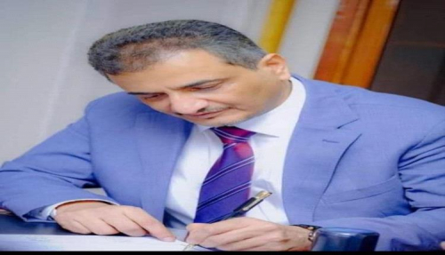 المحافظ لملس يوجّه باعتماد المخصصات المالية لـ40 متعاقدة جديدة لمحو الأمية