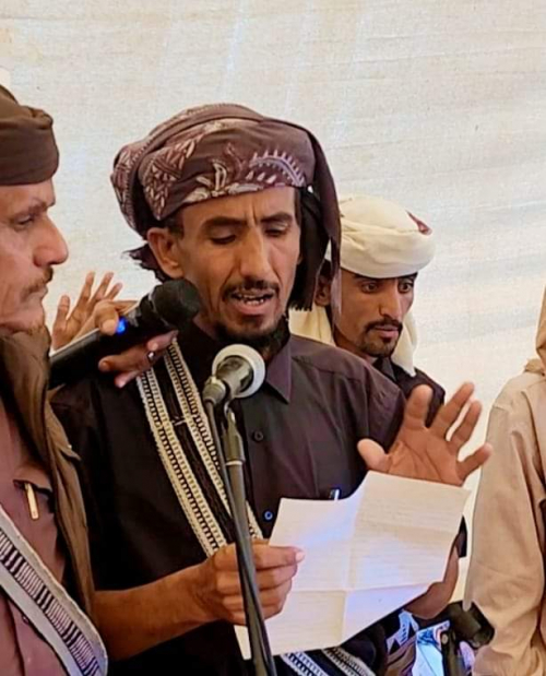 الرئيس الزبيدي و قيادة الانتقالي: شاعر الثورة الجنوبية القميشي يستحق التكريم
