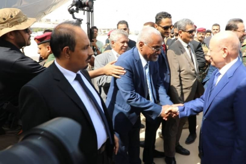 "بدر بامداحش" يتلقى صفعات ولعنات وسخرية الحضارم