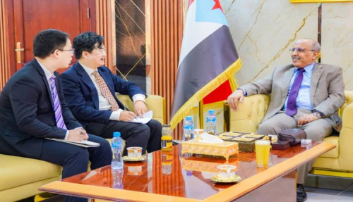 السفير الصيني يزور مقر الانتقالي ويلتقي القائم بالأعمال الكثيري