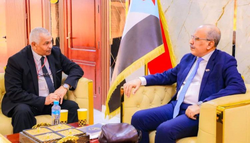 الكثيري يبحث سير جهود إعادة تأهيل مصافي عدن