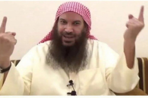 الكويت تفصل مطوع سلفي متصهين من الامامة وتطرده من سكنه