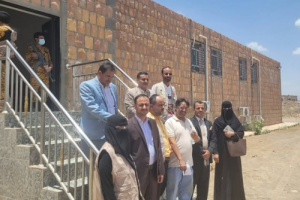 الامن السياسي بمارب.. اجبروا أب يدفن ولده دون السماح برؤية جثته وتقبيله