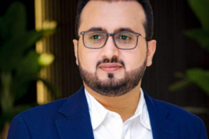 سالم ثابت يقيل مسئولي أراضي عدن ويعين آخرين 