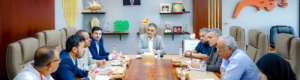 محافظ عدن يناقش تنفيذ مشروع الممر الآمن لتصريف السيول
