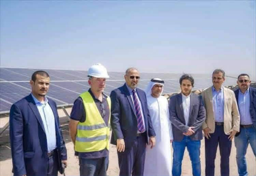 بعد افتتاح وتشغيل محطة شبوة.. الرئيس الزبيدي يدشن توسعة شمسية عدن إلى 240 ميجا