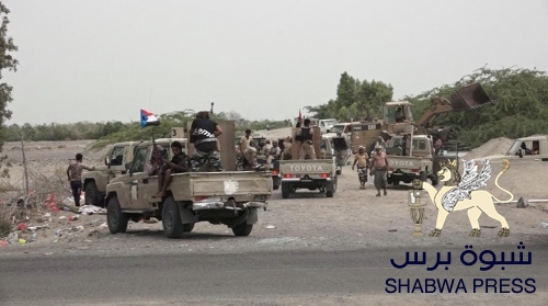 القوات الجنوبية تشرع في عمل سياجات في خط العلم لحماية عدن 