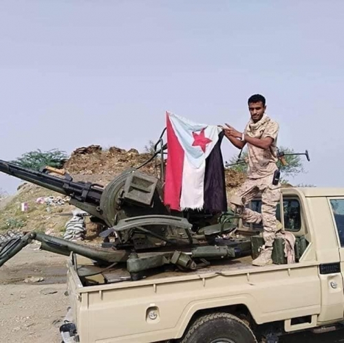 محلل سياسي : بيان السعودية تغريدات على تويتر لتطييب خاطر الحكومة اليمنية التي انزعجت من حشود الجنوبيين