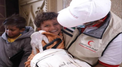 وفد إماراتي يتفقد أحوال أسر الشهداء في المكلا