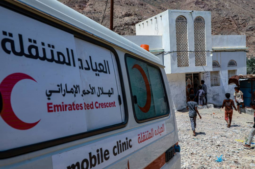 عيادات "الهلال الإماراتي" المتنقلة تدعم مختلف المناطق النائية في حضرموت