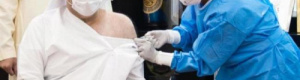 وزير الصحة الإماراتي يتلقى أول جرعة من لقاح «كورونا»