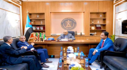 الرئيس الزُبيدي يوجه دعوة للمستثمرين ورجال الأعمال