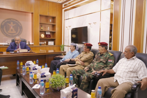 الرئيس الزُبيدي يلتقي الهيئة الاستشارية العسكرية في المجلس الانتقالي الجنوبي