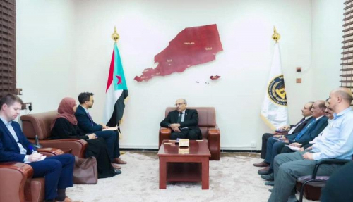 الكثيري لمبعوث دولي: الانتقالي لن يقبل تقاسم ثروات وعائدات الجنوب مع الحوثيين
