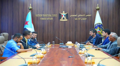 مسئول انتقالي يبلغ وفد دولي.. الحلول المنتقصة من حق الجنوب ستولد حروب وصراعات 