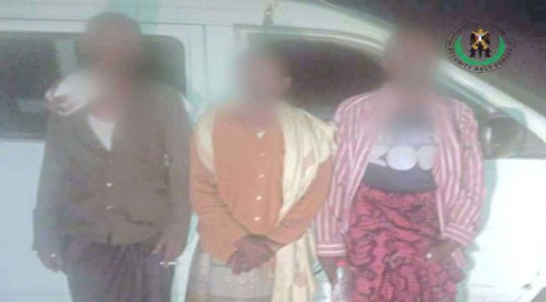 بهويات يمنية: القبض على عصابة أفريقية لتهريب السلاح والمخدرات في أبين