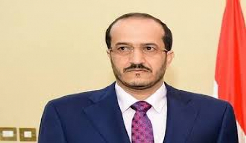 أحد اعضاء مجلس القيادة الرئاسي لص كبير من لصوص ١٩٩٤م
