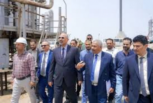 الزبيدي يعطي الاهتمام لمصفاة عدن كركيزة هامة للاقتصاد الوطني