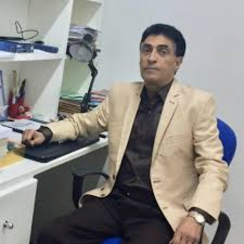 قانوني عربي: انعدام الثقة بين الزبيدي والعليمي وقرارات القانونية غير ملزمة