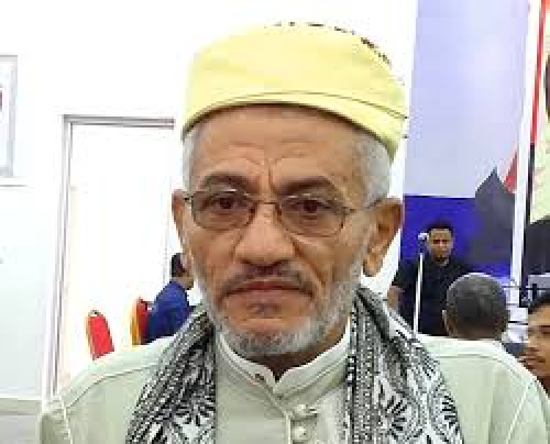 تكليف القاضي "حمود الهتار" اصدار القرارات الرئاسية