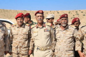 بارجاش يتفقد مواقع لواء حضرموت في دوعن